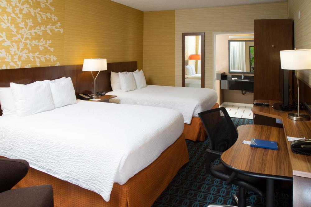 Queen Room with Two Queen Beds interior
